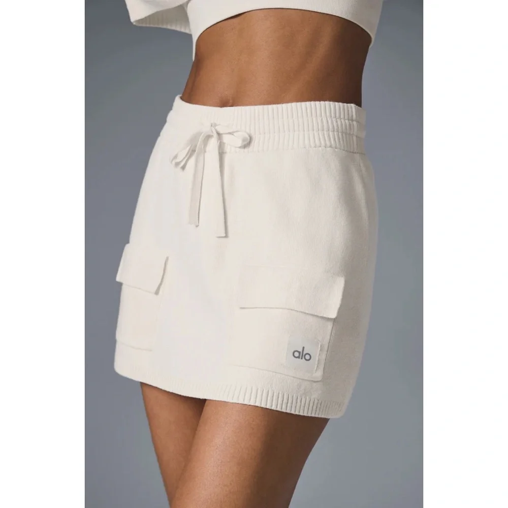 Alo Yoga Scholar Knit Cargo Skirt Ivory XS